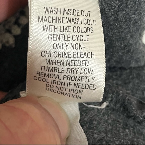 Croft Barrow Size Large Gray Snowflake Embroidered Fleece Zip Front Vest - Picture 9 of 11